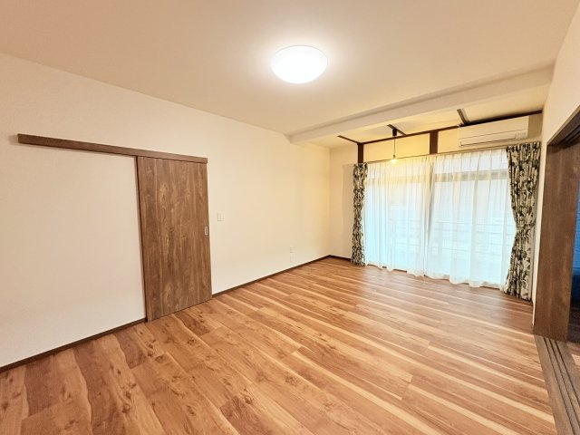 売中古戸建　中央区三島町の洋室