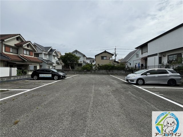 竜が岡5丁目駐車場