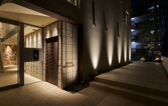 LEGALAND四谷ANNEXのエントランス