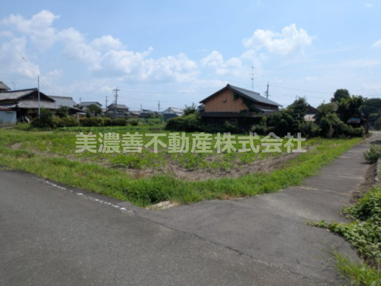 ６５７４１　関市側島土地の前面道路含む現地写真