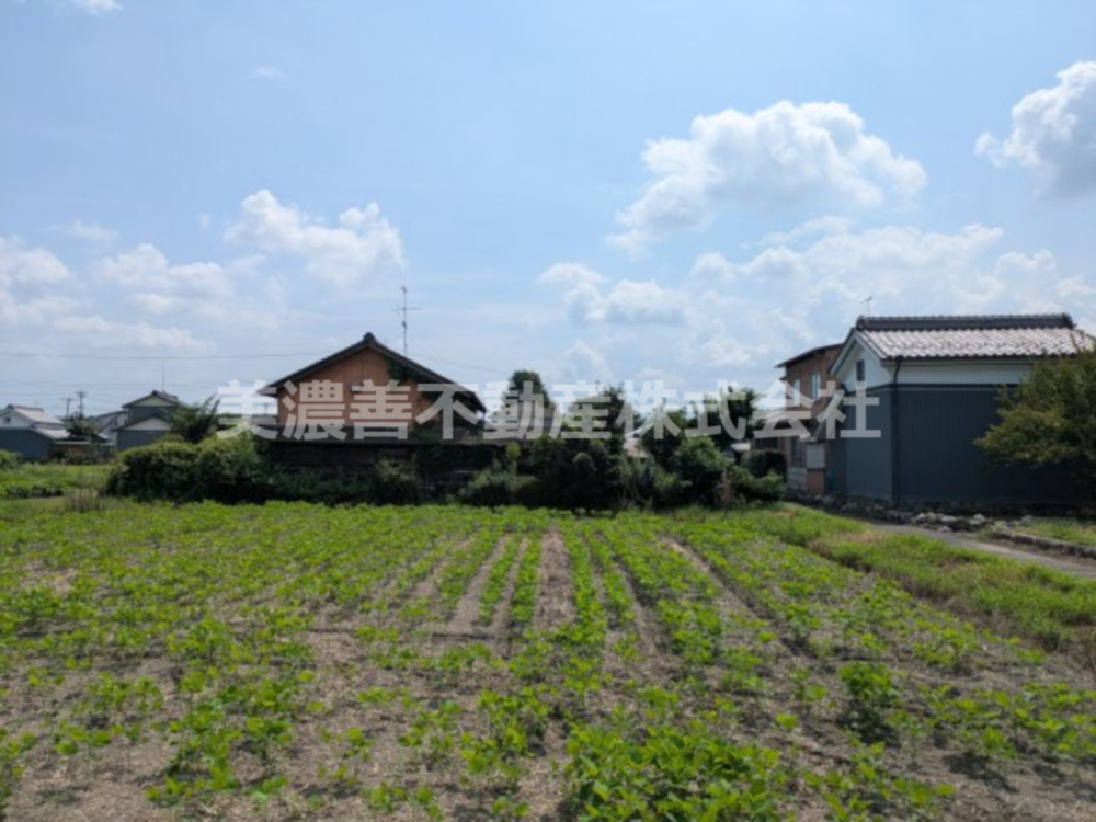 ６５７４１　関市側島土地の外観