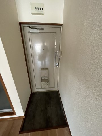 ハイツ南ながらの玄関