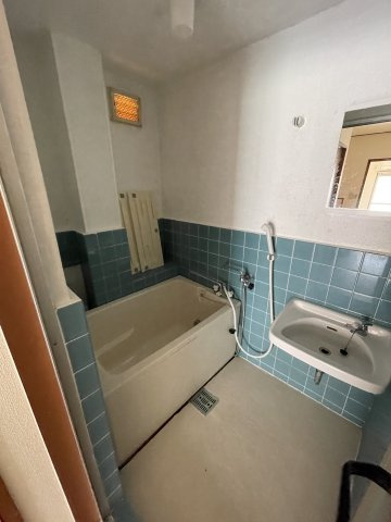 ハイツ南ながらの浴室