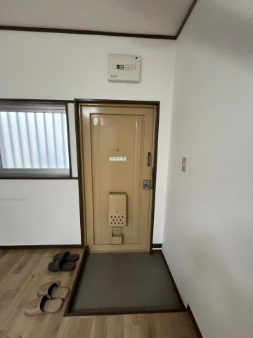 久野ハイツの玄関