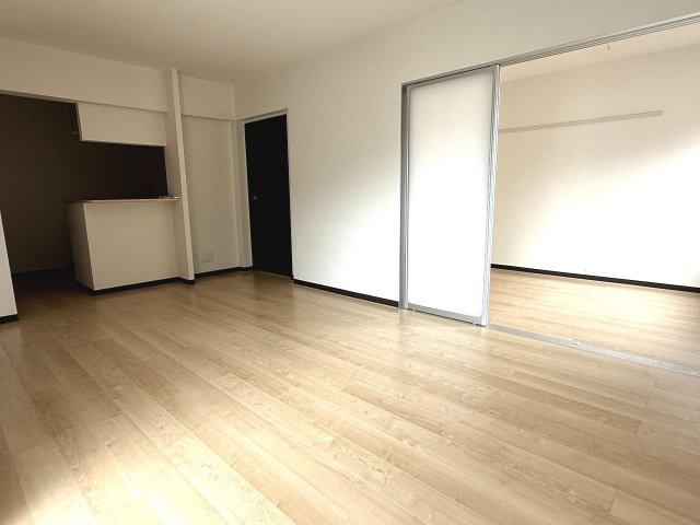 ロジェオークラの居間・リビング