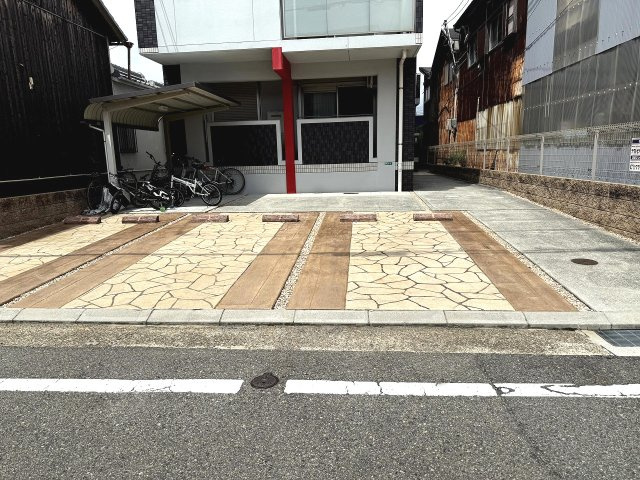 ロジェオークラの駐車場