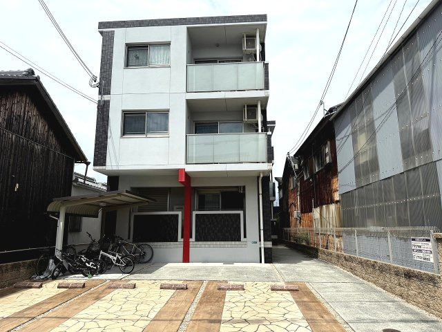 ロジェオークラの外観