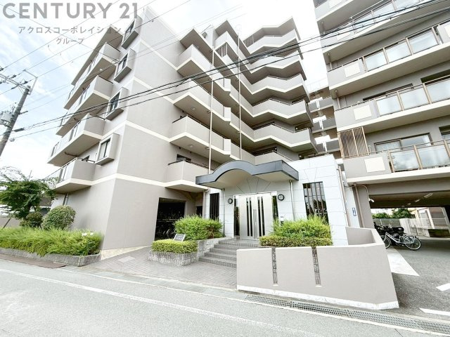 2025年7月リフォーム物件。リフォーム内容（トイレ新規交換、キッチン新規交換）小学校徒歩10分圏内、周辺には大きな公園などが近くにあり子育て環境も良好です。