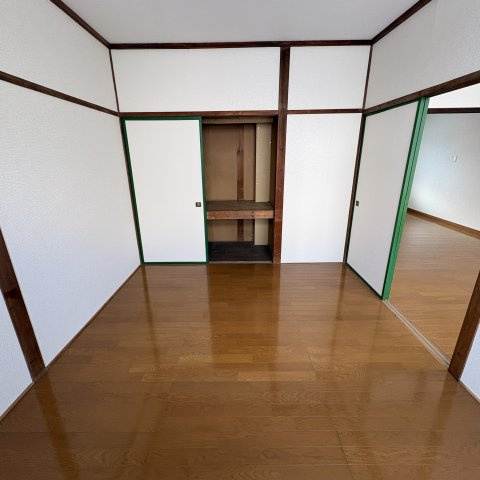中島マンションの洋室