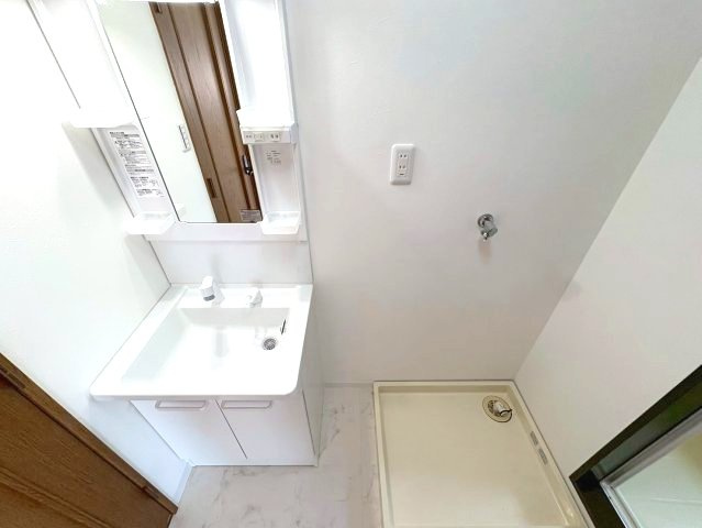 メゾン津々山台B棟の洗面所