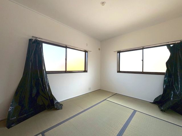 メゾン津々山台B棟の和室
