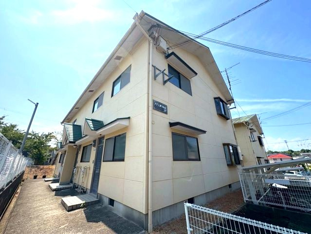 メゾン津々山台B棟の外観