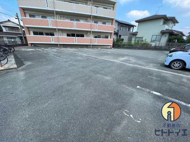 マリモⅡBLDの駐車場