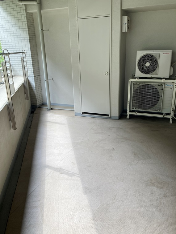 ディアスタ鷺沼のバルコニー