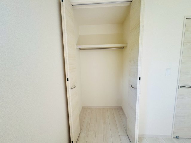 ■■南城市佐敷新里－2号棟（全４棟）の収納|大きなものも収納できそうです