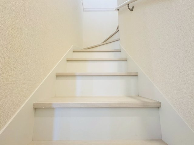 ■■南城市佐敷新里－2号棟（全４棟）の収納|こまごまとしたものを収納できそうですね