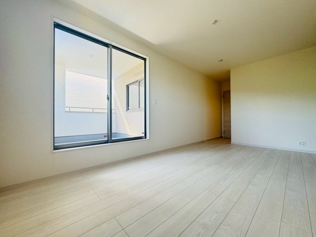 ■■南城市佐敷新里－2号棟（全４棟）の洋室|広々とした洋室です