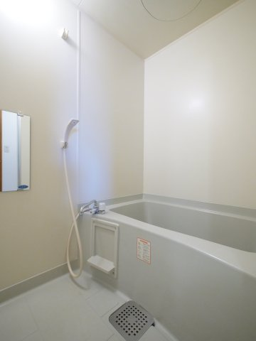 フレシアの浴室|※写真は別の部屋のものです。