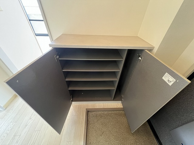 ディアス・リバー壱番館の玄関