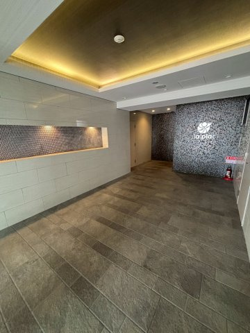 大阪市西区九条南３丁目の賃貸マンションのロビー