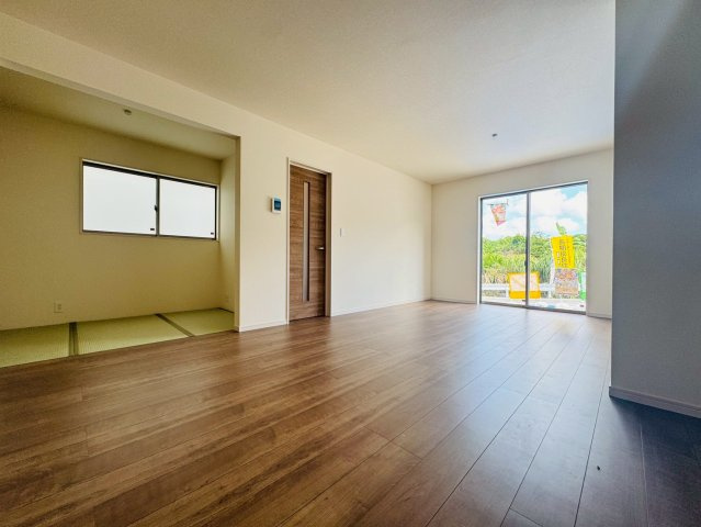 ■■南城市佐敷新里－3号棟（全４棟）の洋室|個人の部屋や寝室として使える洋室です