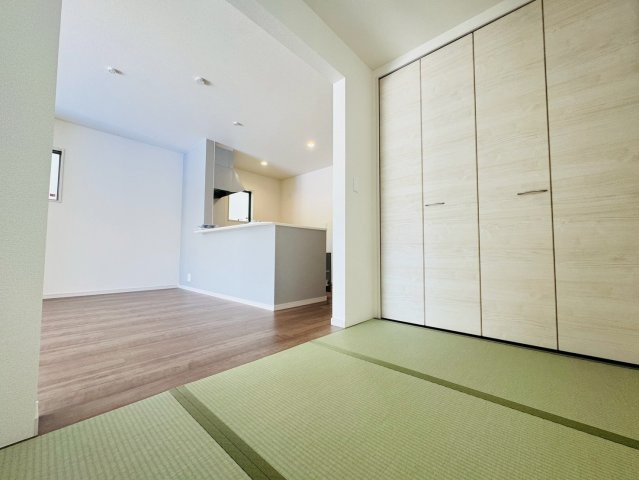 ■■南城市佐敷新里－3号棟（全４棟）の和室|畳の上でゆっくりとくつろげる和室です