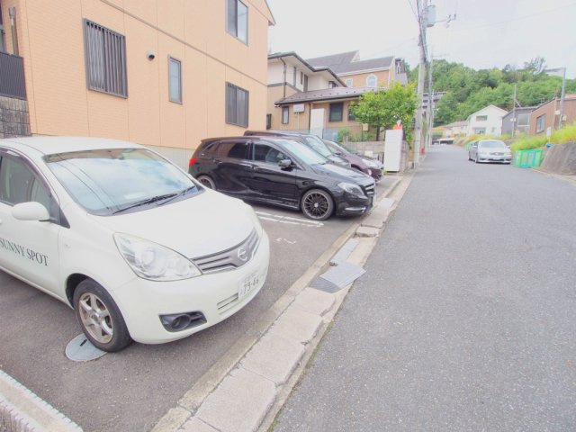 プチ・アンジュの駐車場