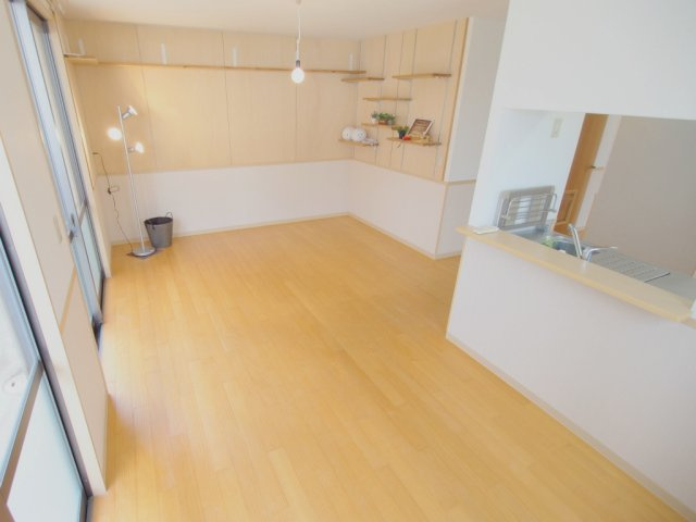 プチ・アンジュの居間・リビング