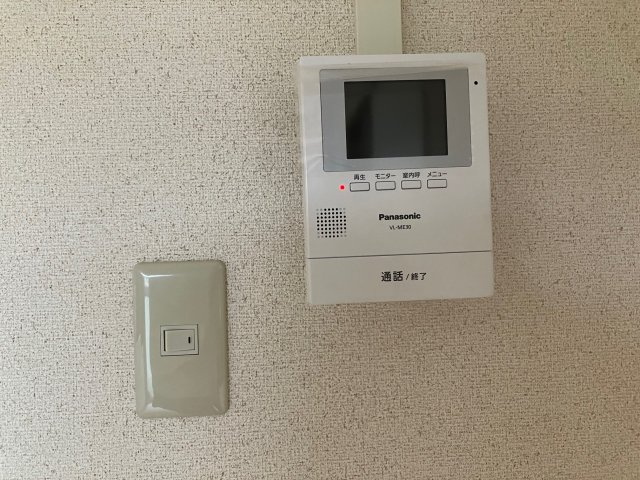 兵庫県公社　宝塚安倉（３）１号棟のセキュリティ|モニター付きインターホンなので急な来客にも安心です