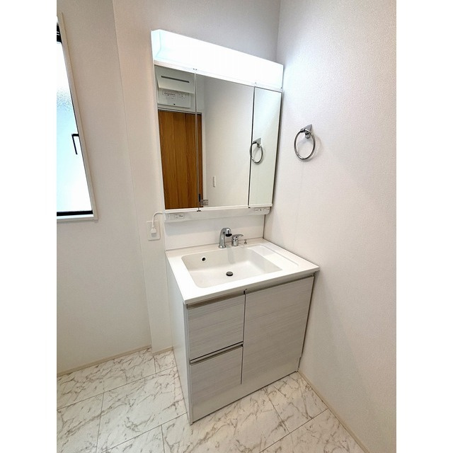 ４０８７志木市柏町２０期６棟５号棟の独立洗面台