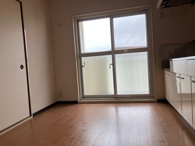 兵庫県公社　宝塚安倉（３）１号棟の居間・リビング|使いやすいリビングです