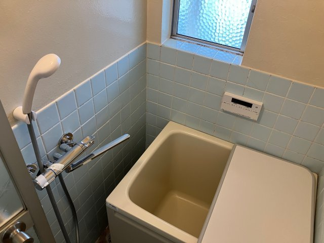 兵庫県公社　宝塚安倉（３）１号棟の浴室|コンパクトで使いやすいお風呂です