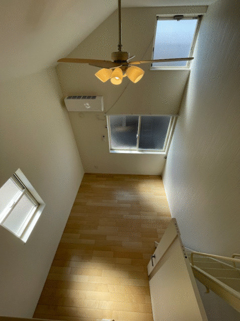 アザーレ・パッシオ栗谷Ｃの居間・リビング|別部屋の類似写真です