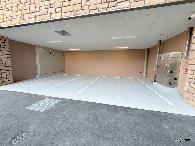 プレジオ長田　仲介手数料無料の駐車場
