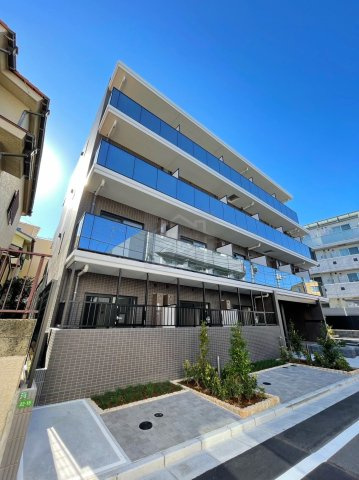 クレヴィスタ氷川台のエントランス