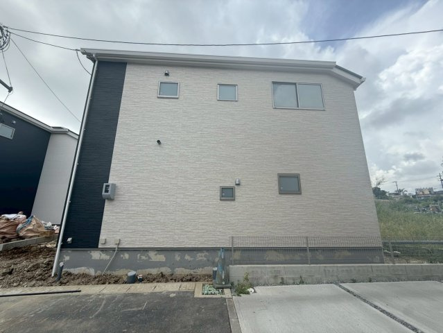 ■■　沖縄市園田－1号棟（全２棟）の駐車場|現地撮影9月　お気軽にお問い合わせください