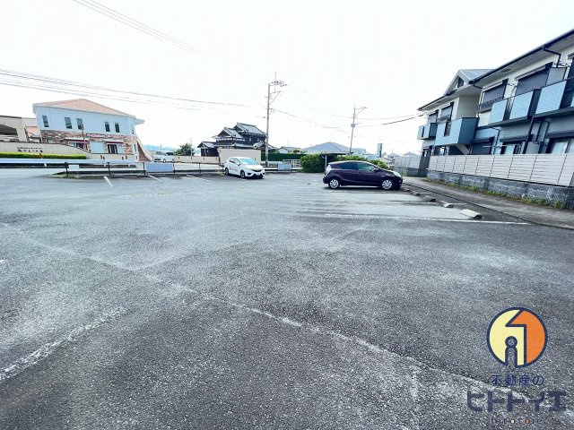 サクシードの駐車場