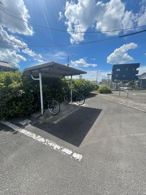 サクシードの駐車場