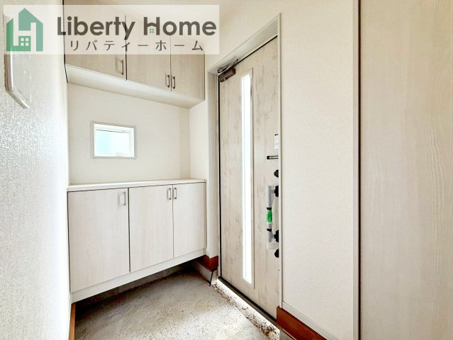 土浦市板谷4丁目25-P1　新築戸建　1号棟の玄関