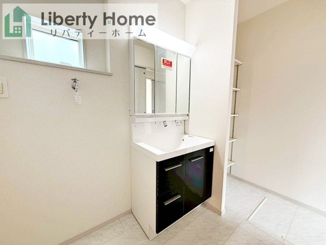 土浦市板谷4丁目25-P1　新築戸建　1号棟の独立洗面台