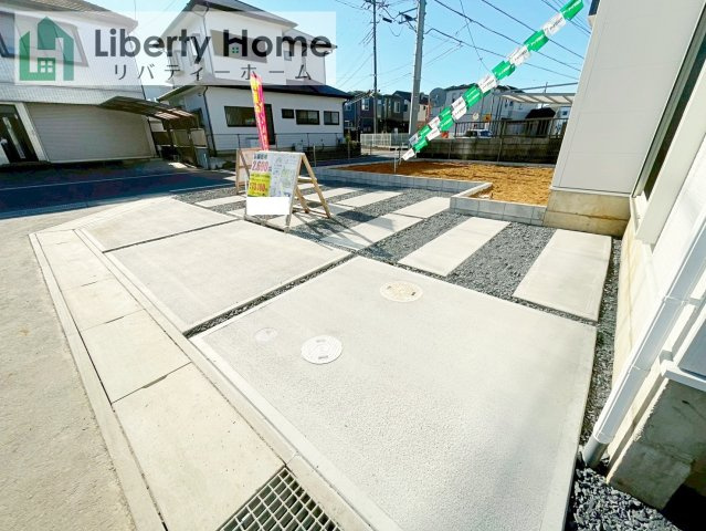土浦市板谷4丁目25-P1　新築戸建　1号棟の駐車場