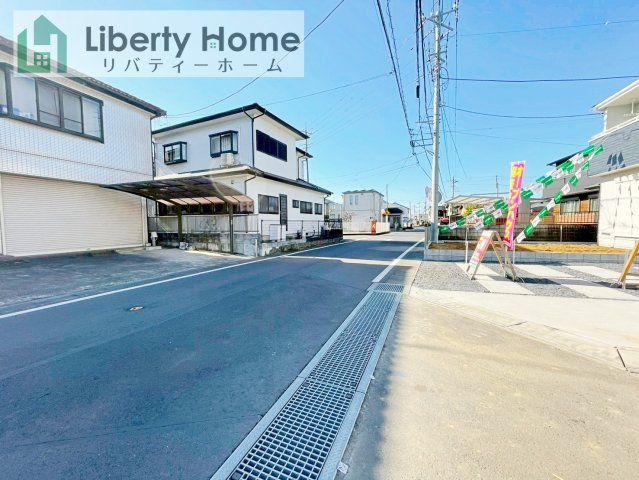 土浦市板谷4丁目25-P1　新築戸建　1号棟の前面道路含む現地写真