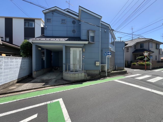 ふじみ野市富士見台の中古一戸建の駐車場|ビルトイン車庫付きで大切なお車も安心♪