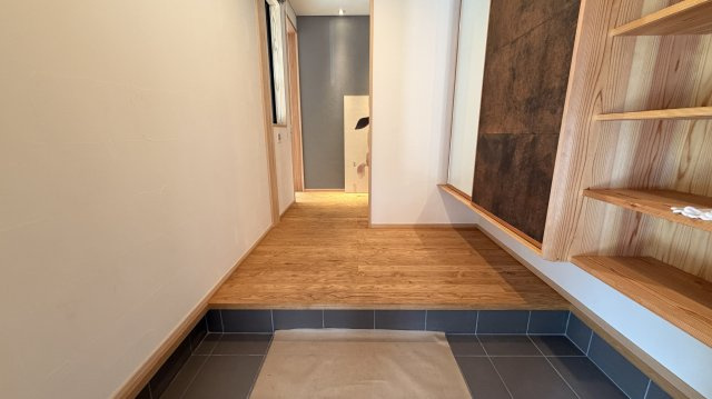 【動画付き】南ヶ丘 新築戸建 スキップフロアの映える家の玄関