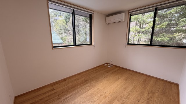 【動画付き】南ヶ丘 新築戸建 スキップフロアの映える家の洋室
