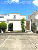 岐阜市水海道中庭のあるお家築18年！お車並列3台可能！長森東小学校徒歩8分！の画像