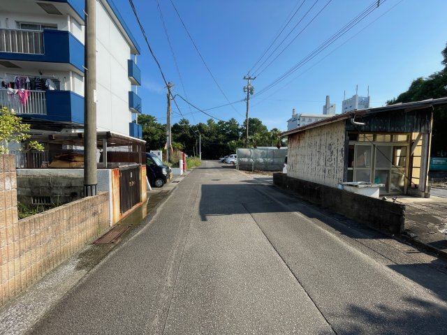 青島1丁目の前面道路含む現地写真