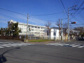 君島貸家（手前）の周辺|横須賀市立久里浜中学校 268m