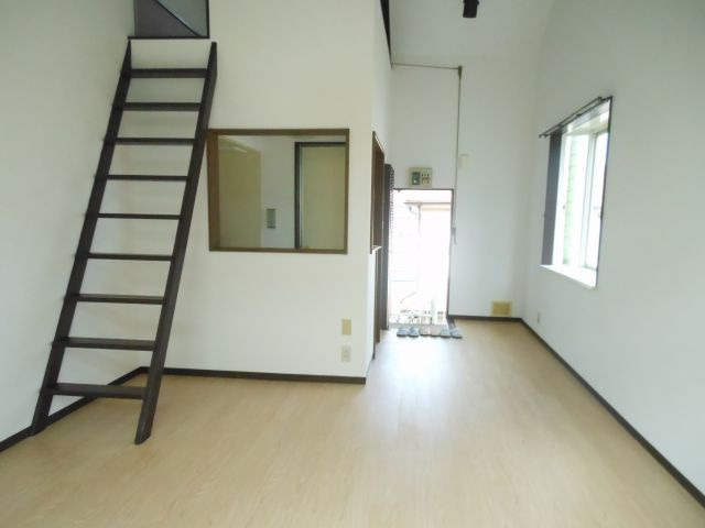 すかいこーぽの内装