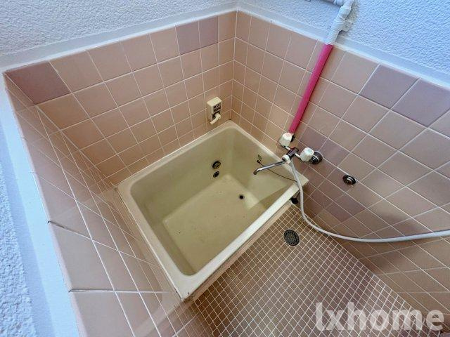 西脇貸家の浴室|落ち着いた空間のお風呂です